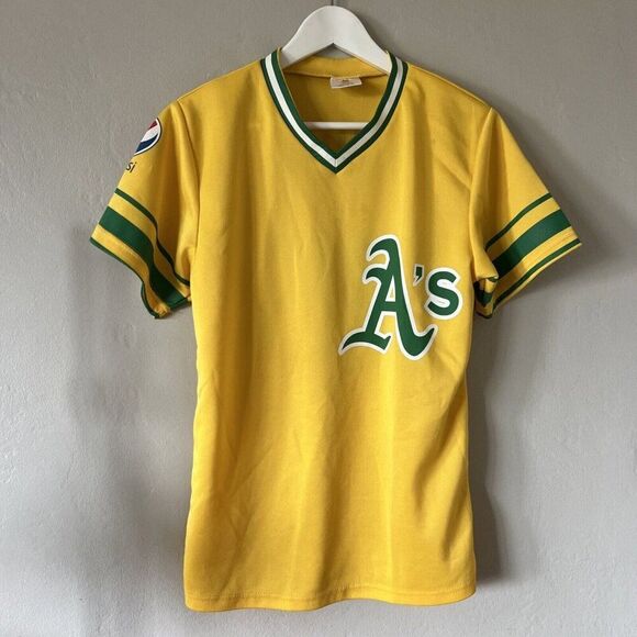 Men's Size Small 26 Joe Rudi Oakland A's Jersey Lightweight Shirt Giveaway - Picture 1 of 7
